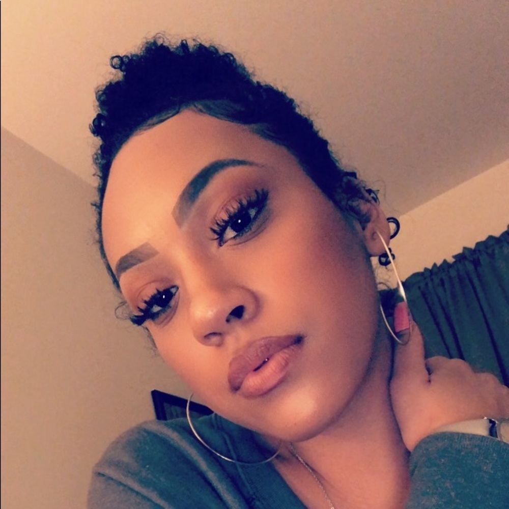 Meet your Posher, Jasmine